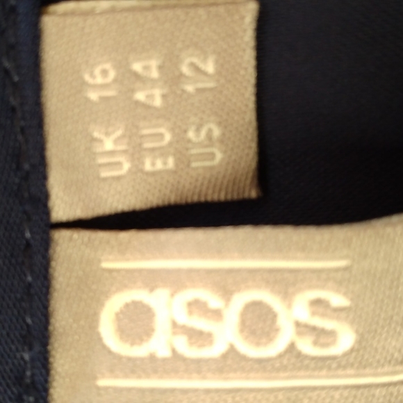 ASOS Cold Shoulder Top. - Picture 5 of 7